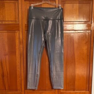 Lululemon wunder train high rise tight 25” foil in gradient gray.